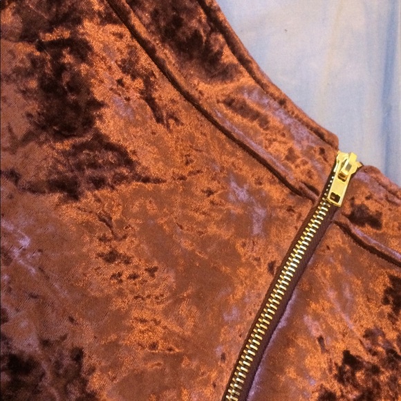 Forever 21 Crushed Velvet Mini-Skirt - Picture 4 of 7